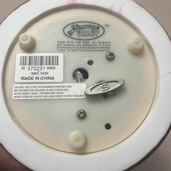 The San Francisco Music Box Company Gone with The Wind . Musical Snow Globe - Picture 4 of 8